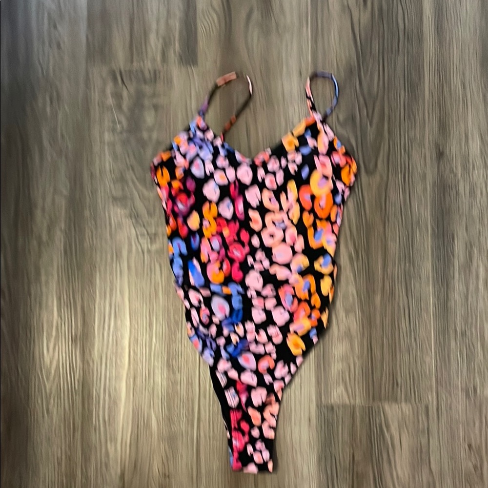 Cupshe one piece bathing suit brand new super cute